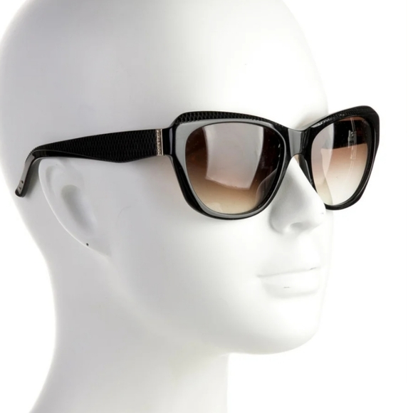 Nina Ricci Accessories - ⭐Nina Ricci Gradiant Cat-Eye Sunglasses